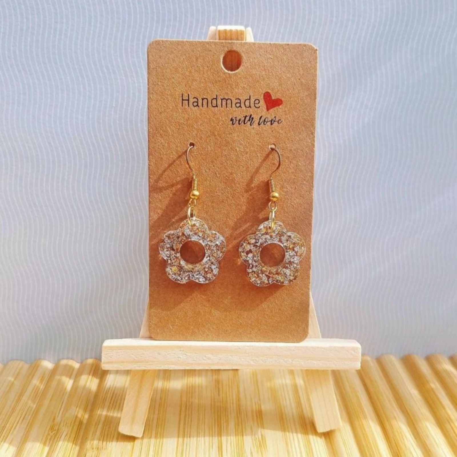 Boucles d'oreilles fleurs argentées dorées 